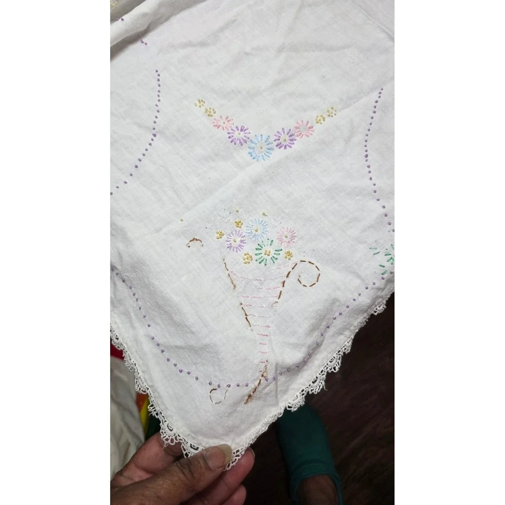 Unbranded Vintage Embroidered Floral Tablecloth White Lace Trim Cottagecore